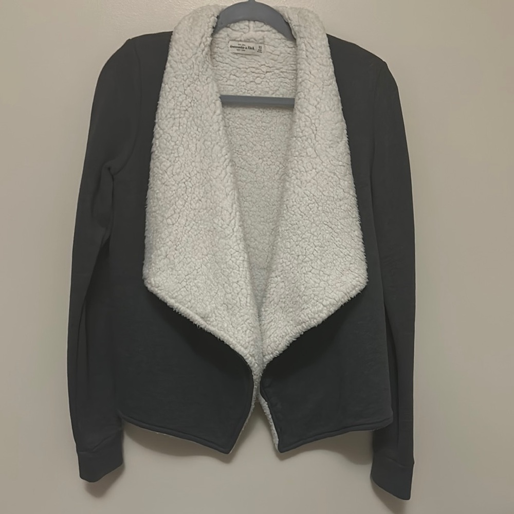 Abercrombie & Fitch Oversized Sherpa Gray Cardigan Women’s Size XS